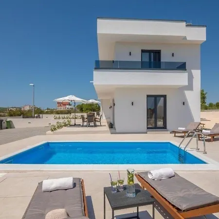 Ferienhaus Fur 6 Personen Ca 100 Qm In Vodice, Dalmatien Norddalmatien Holiday home *