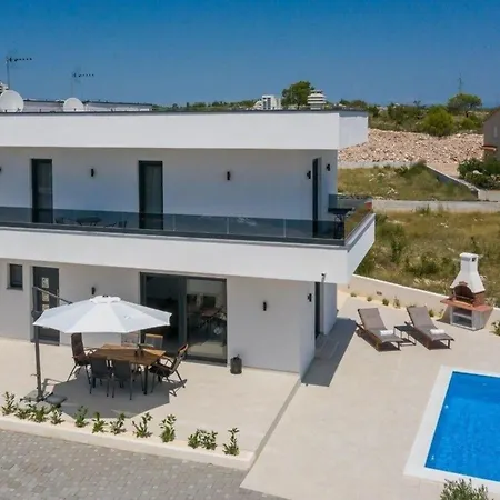 Ferienhaus Fur 6 Personen Ca 100 Qm In Vodice, Dalmatien Norddalmatien *