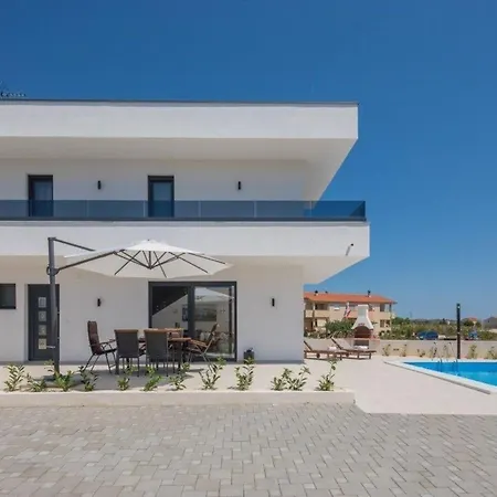 Ferienhaus Fur 6 Personen Ca 100 Qm In Vodice, Dalmatien Norddalmatien Vodice