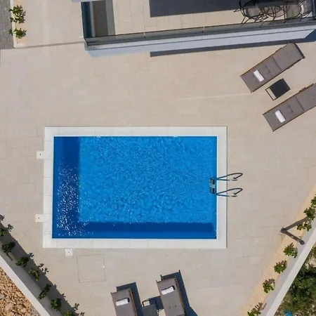 Ferienhaus Fur 6 Personen Ca 100 Qm In Vodice, Dalmatien Norddalmatien *